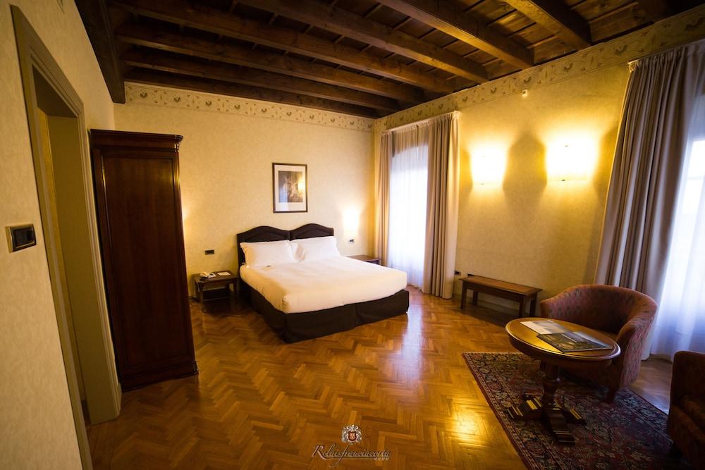 Готель Relaisfranciacorta Корте-Франка Екстер'єр фото