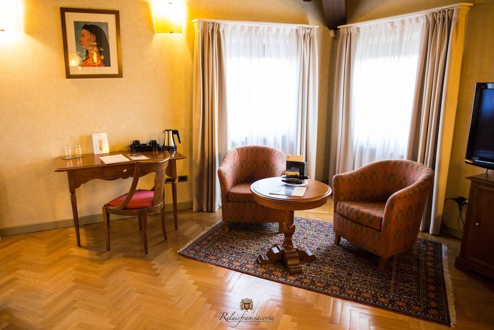Готель Relaisfranciacorta Корте-Франка Екстер'єр фото