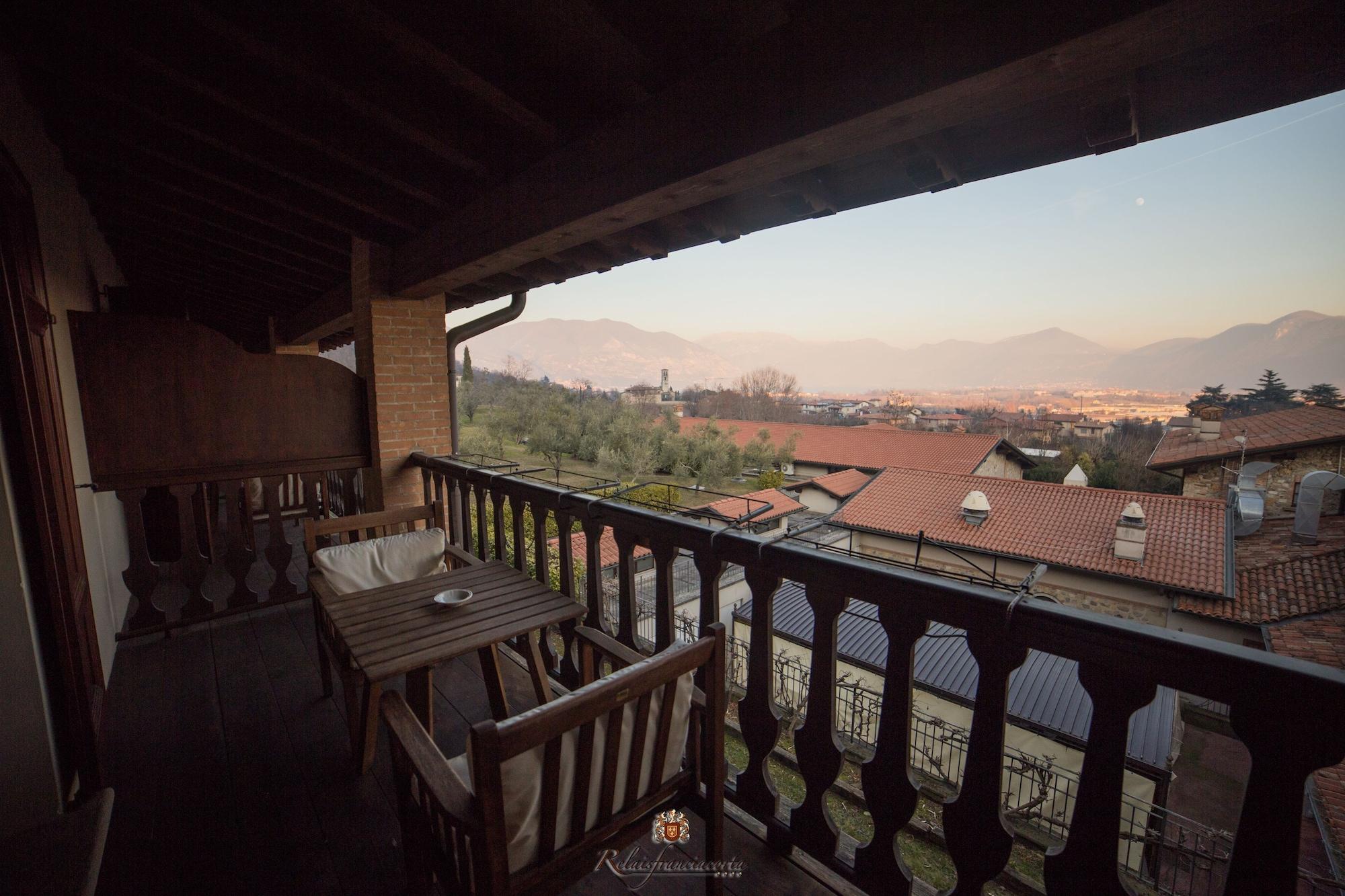 Готель Relaisfranciacorta Корте-Франка Екстер'єр фото