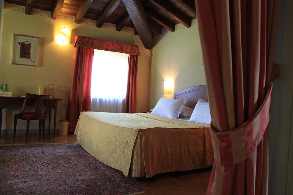 Готель Relaisfranciacorta Корте-Франка Екстер'єр фото