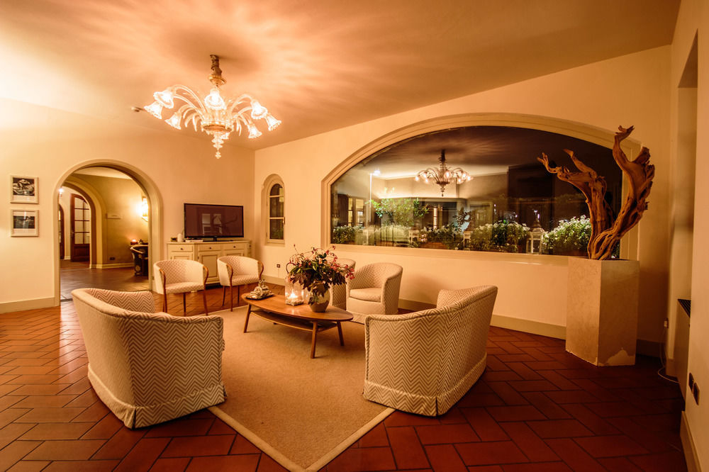 Готель Relaisfranciacorta Корте-Франка Екстер'єр фото