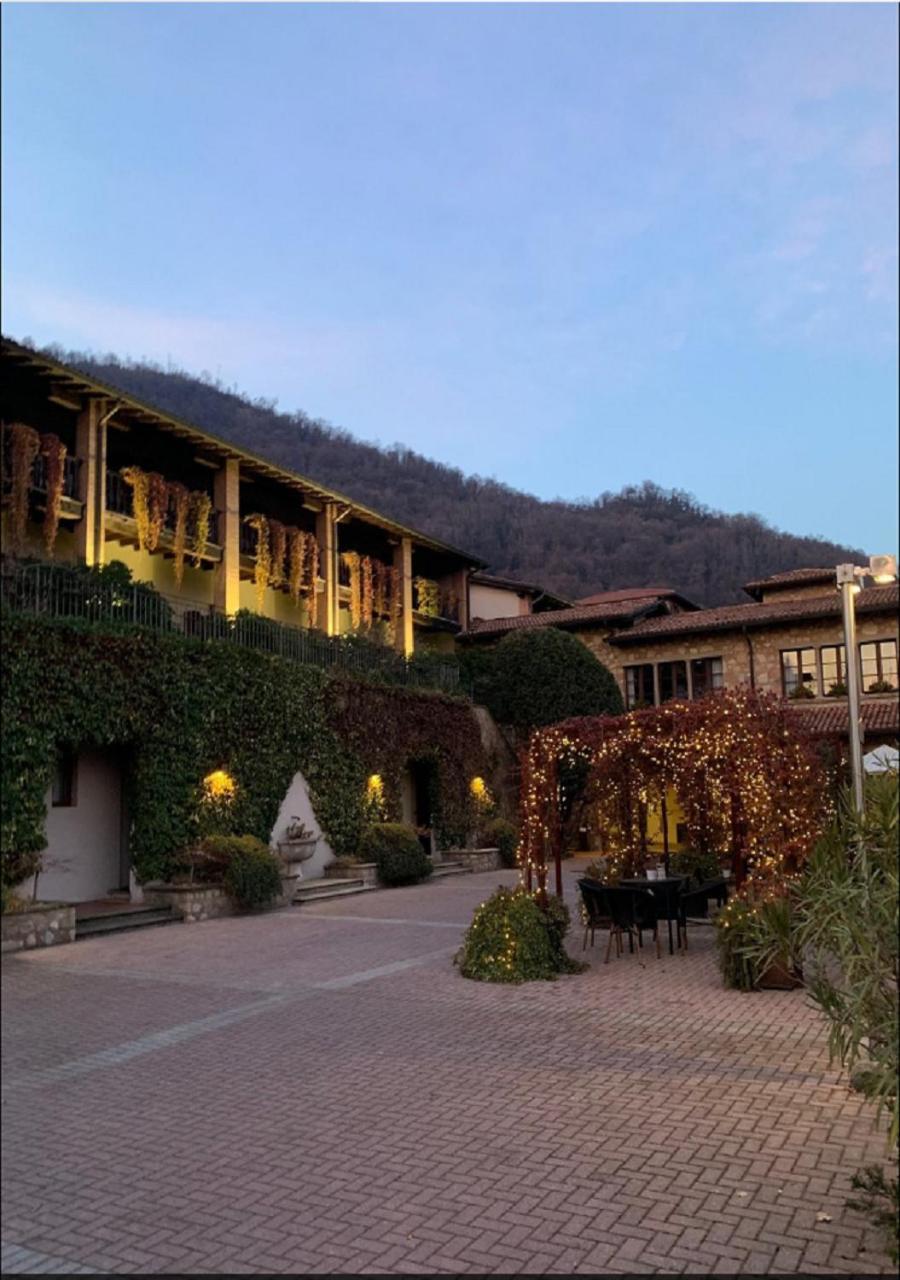 Готель Relaisfranciacorta Корте-Франка Екстер'єр фото